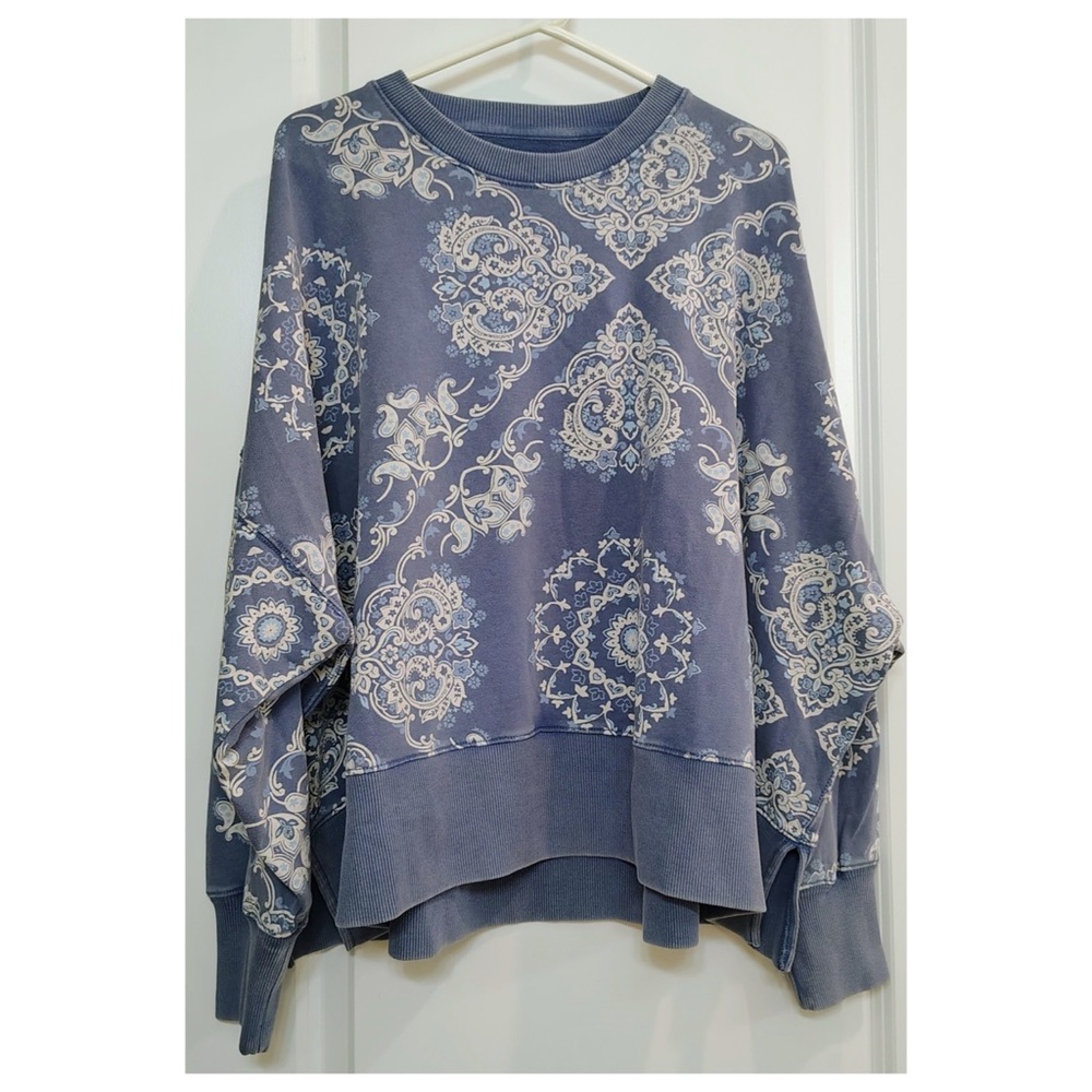 American Eagle Outfitters Blue Big Hug Crew Neck Sweatshirt NWT - Picture 2 of 9